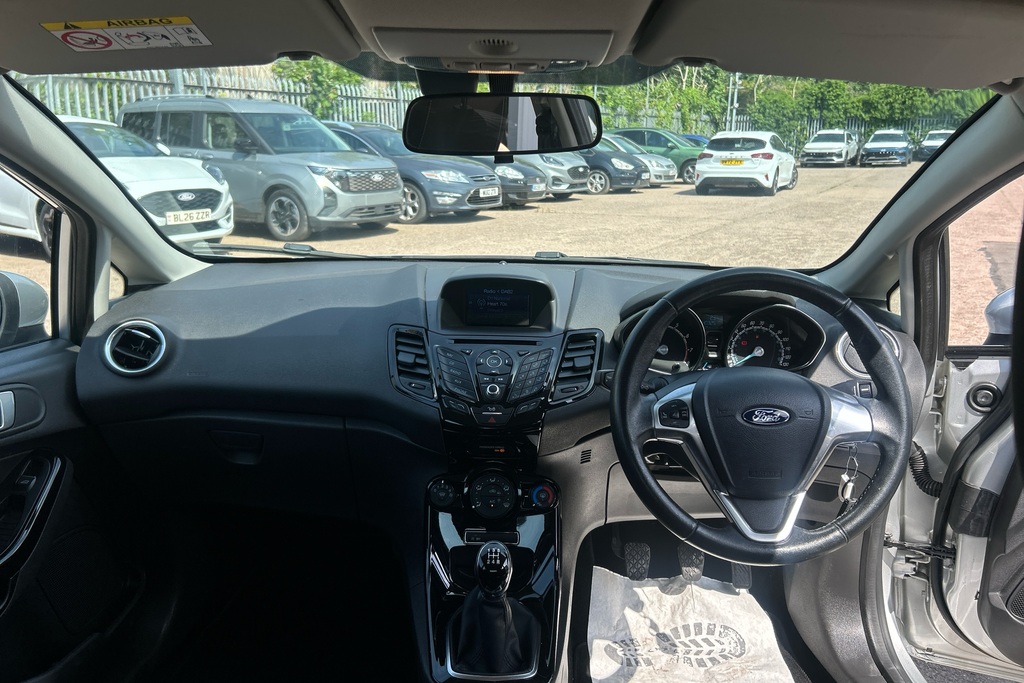 Ford Fiesta Zetec Silver #4