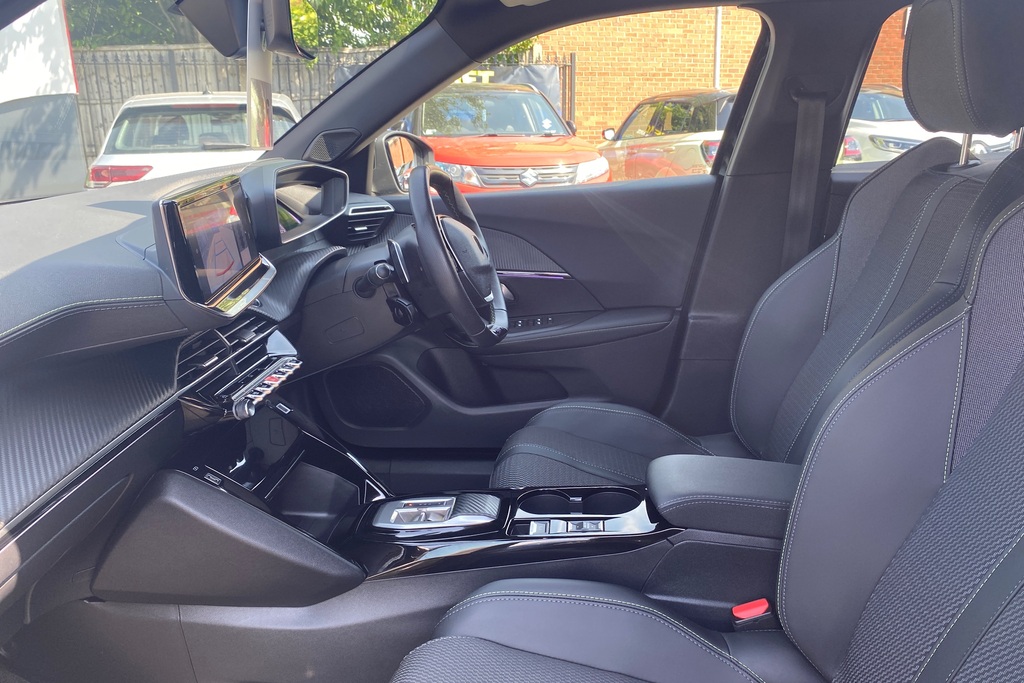 Peugeot 2008 1.2 Hybrid 136 Gt E-dsc6 BL24OEU Black #6