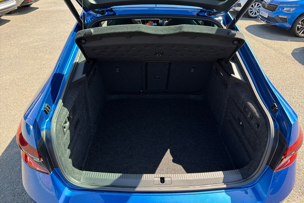 Skoda Superb 2L Se Technology Blue #10