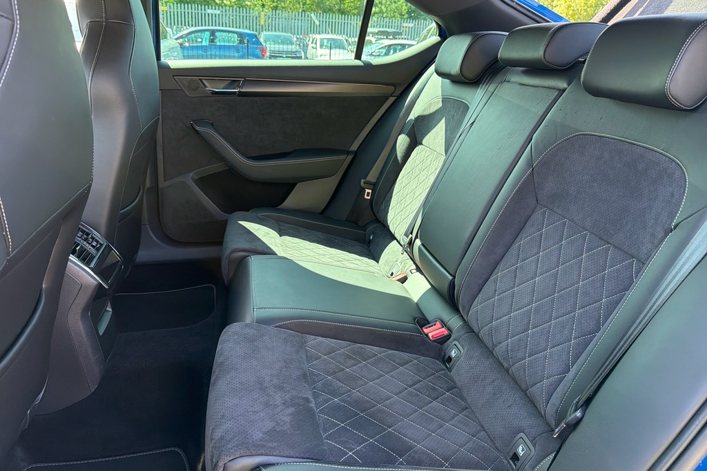 Skoda Superb 2L Se Technology Blue #8