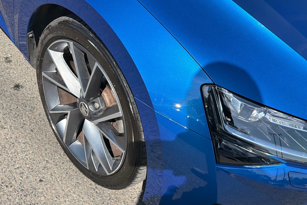 Skoda Superb 2L Se Technology Blue #9