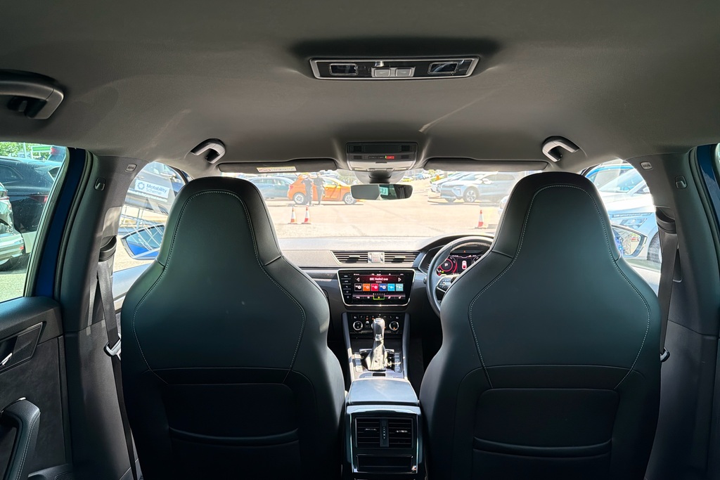 Skoda Superb 2L Se Technology Blue #18