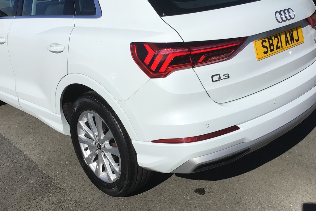 Audi Q3 35 Tfsi S Line Comfortsound Pack White #48
