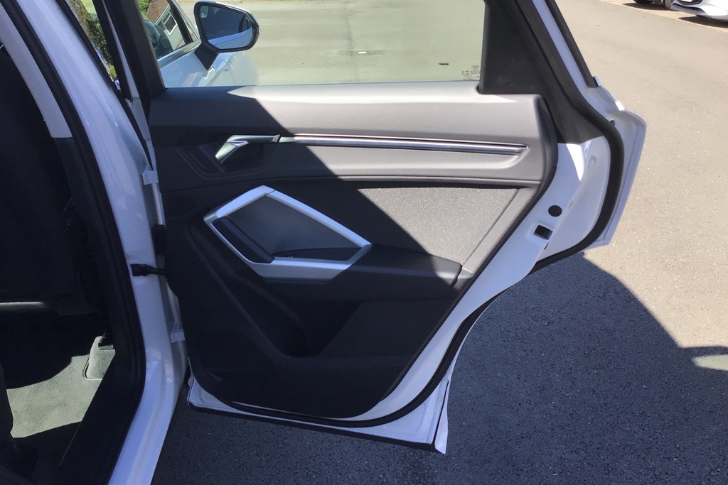 Audi Q3 35 Tfsi S Line Comfortsound Pack White #45