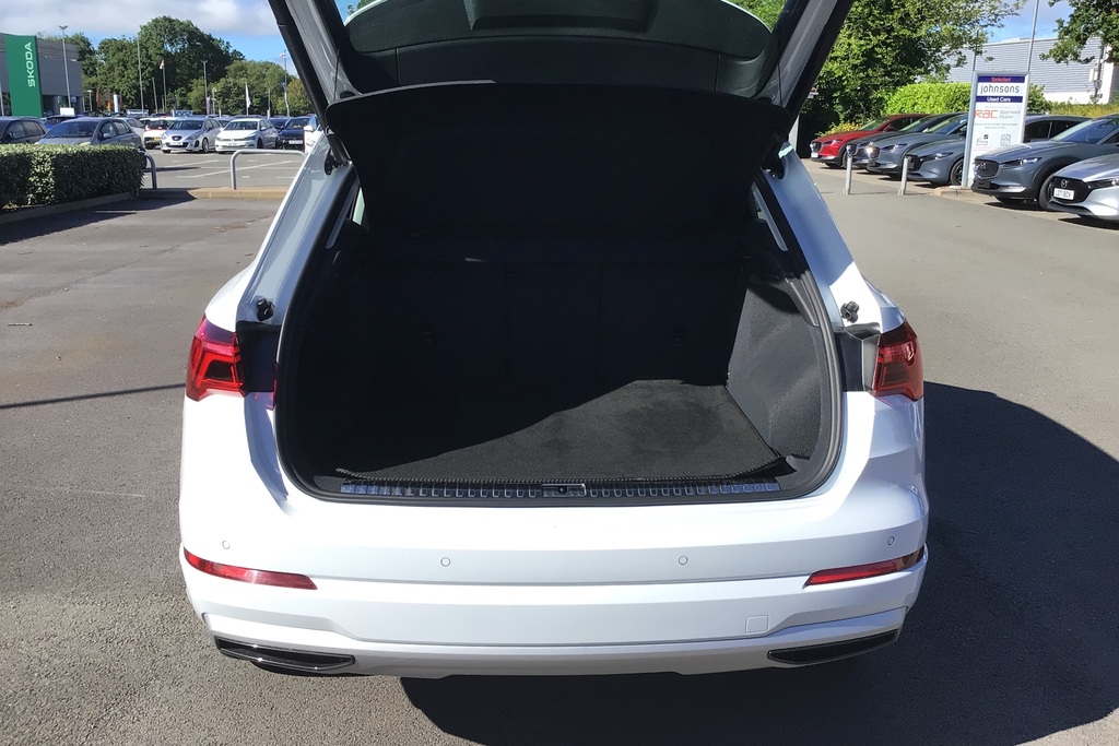Audi Q3 35 Tfsi S Line Comfortsound Pack White #17