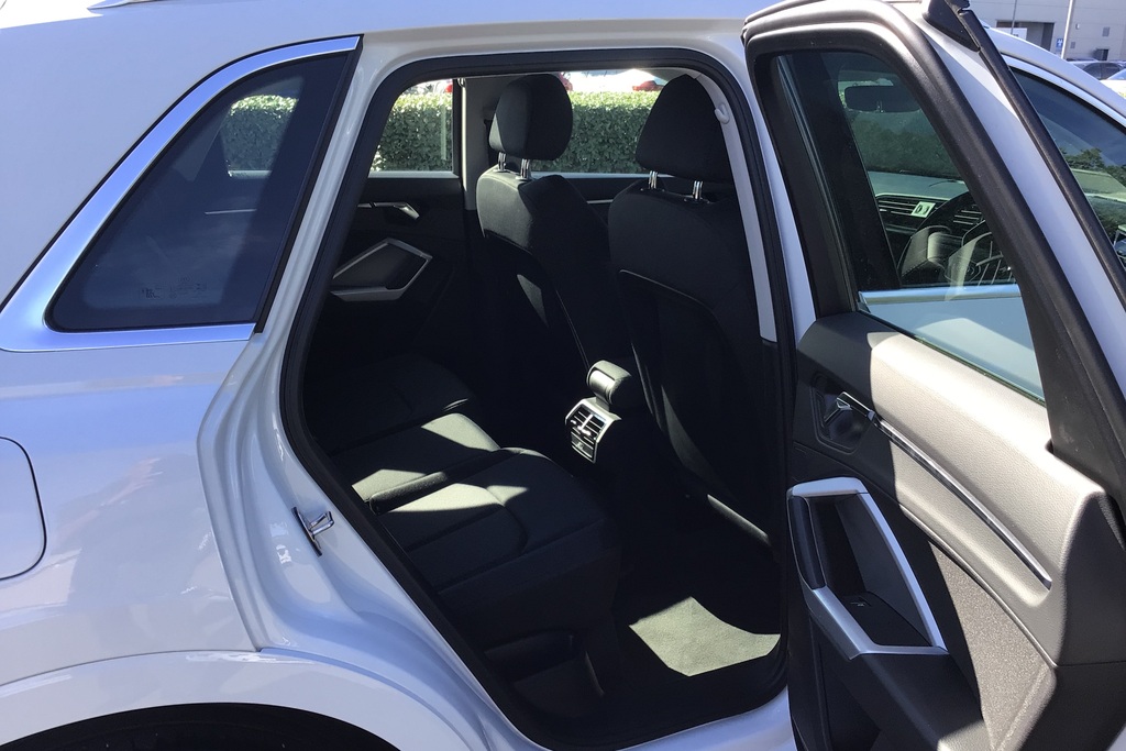 Audi Q3 35 Tfsi S Line Comfortsound Pack White #44