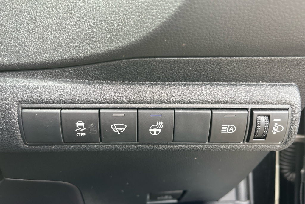 Suzuki Swace 1.8 Motion White #16