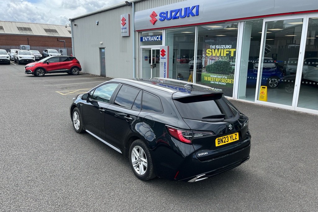 Suzuki Swace 1.8 Motion White #33