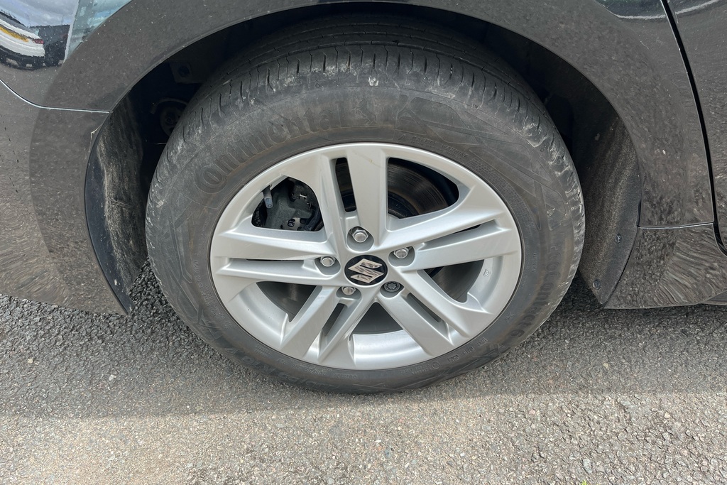 Suzuki Swace 1.8 Motion White #7