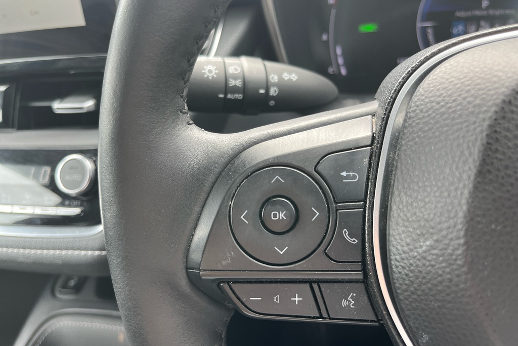 Suzuki Swace 1.8 Motion White #18
