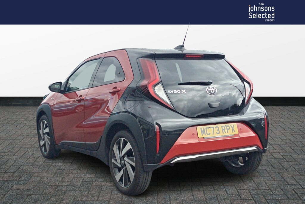 Toyota Aygo X 1.0 Vvt-i Exclusive Red #2