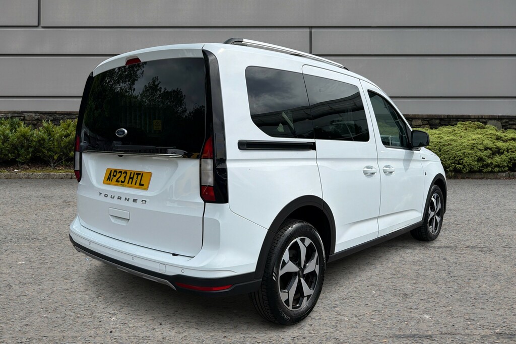 Ford Tourneo Connect Active White #6