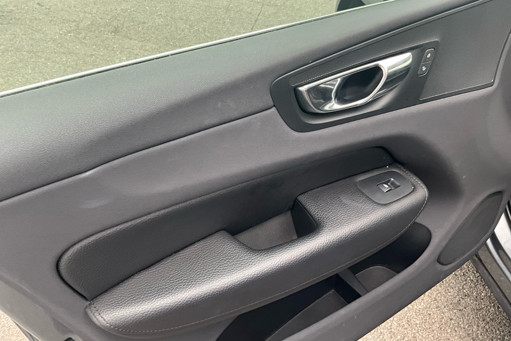 Volvo XC60 Xc60 R-design D4 Awd Silver #25