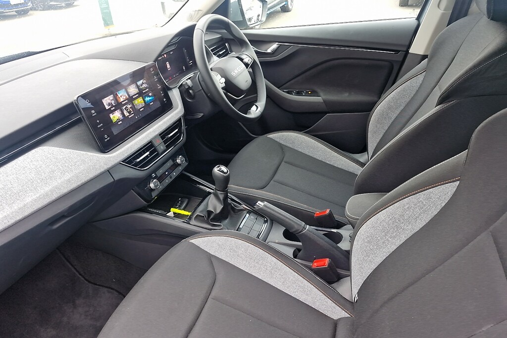 Skoda Kamiq 1.0 Tsi Se Edition DK26ZHH Silver #2