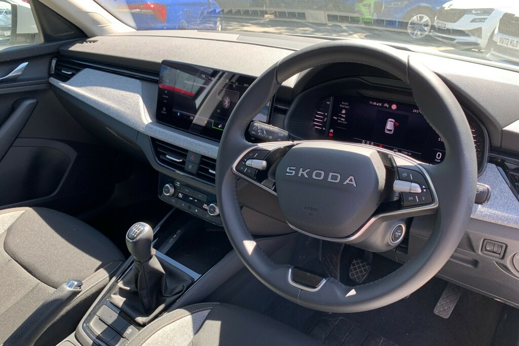 Skoda Kamiq 1.0 Tsi Se Edition GK75KFN White #6