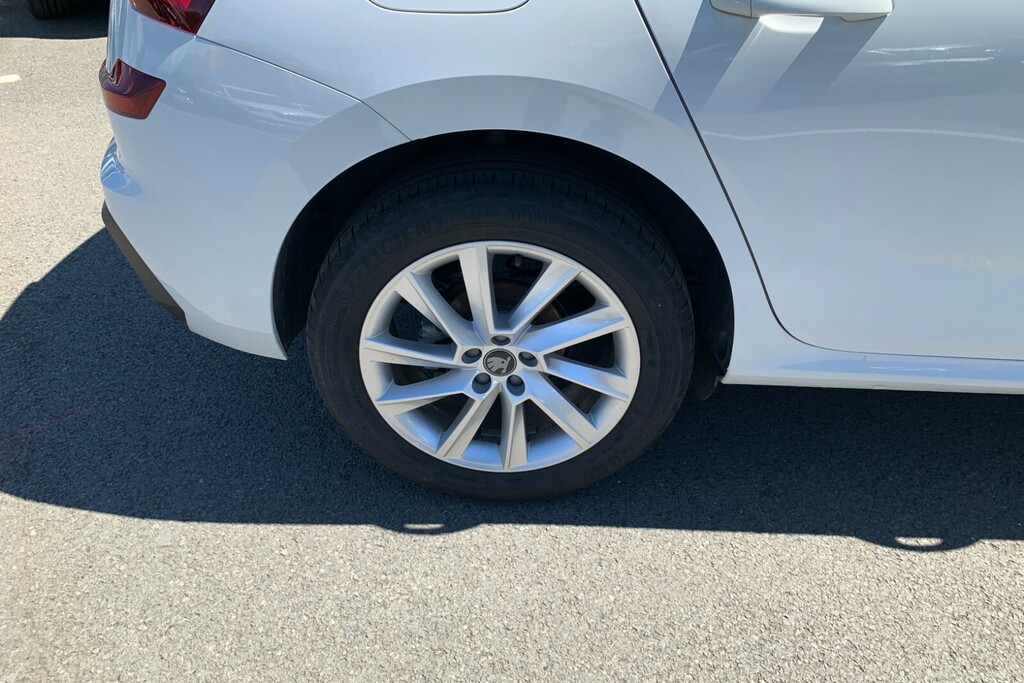 Skoda Kamiq 1.0 Tsi Se Edition GK75KFN White #5