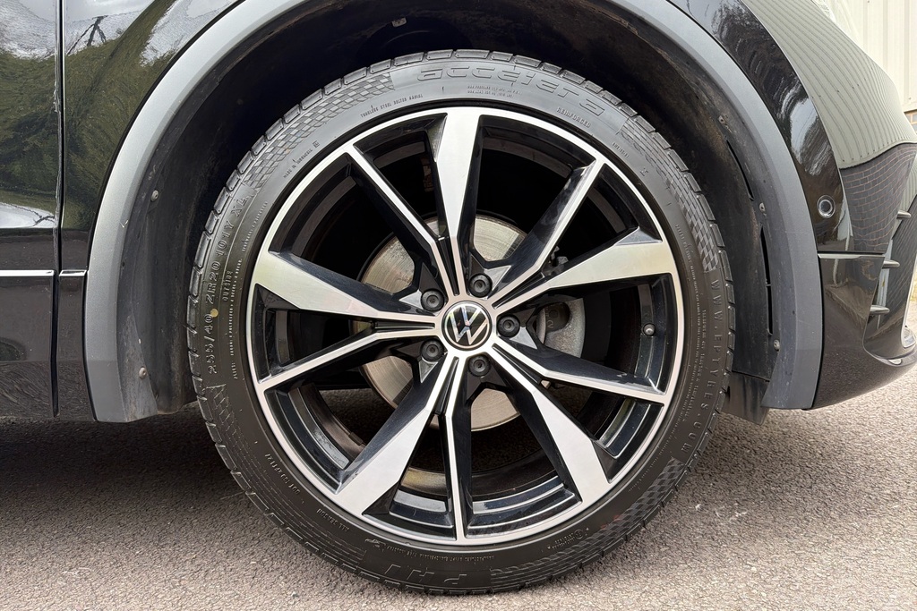Volkswagen Tiguan 2.0 Tdi R-line Dsg Black #5
