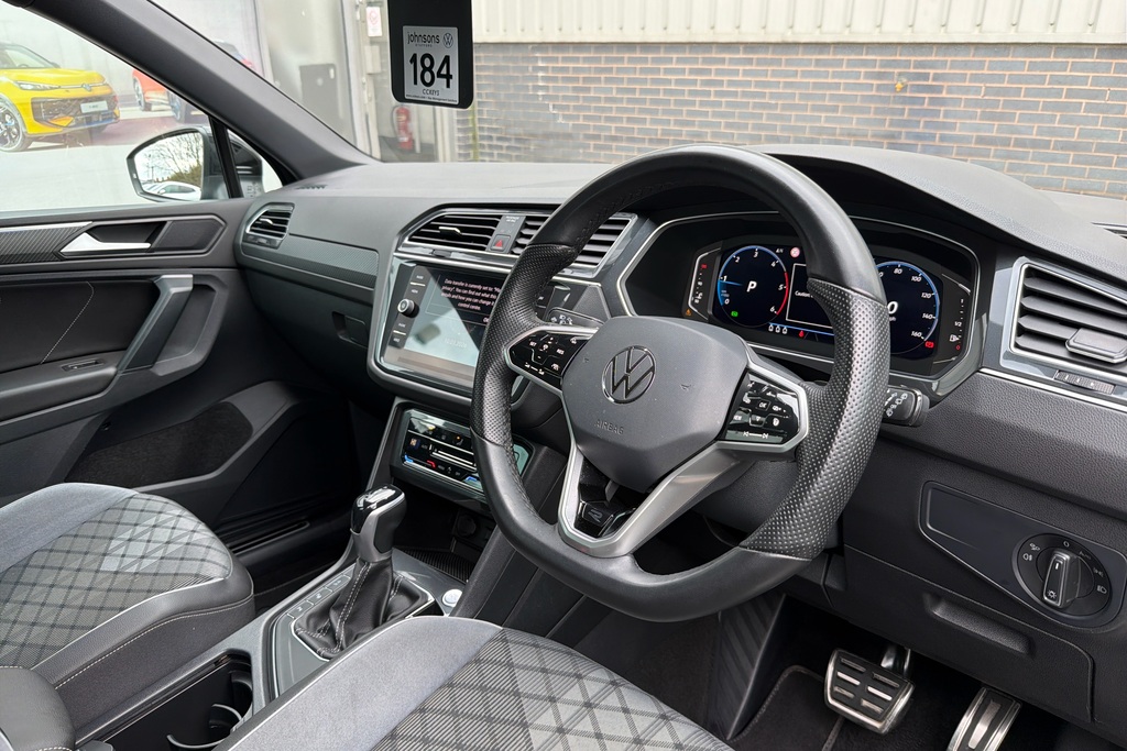 Volkswagen Tiguan 2.0 Tdi R-line Dsg Black #6
