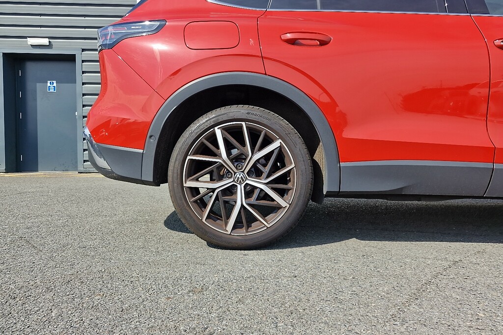 Volkswagen Tiguan 1.5 Etsi 150 Elegance Dsg PJ74CDN Red #6