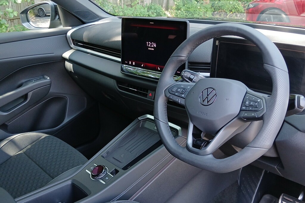Volkswagen T-Roc 1.5 Etsi 150 R-line Dsg VU26AZO Black #6