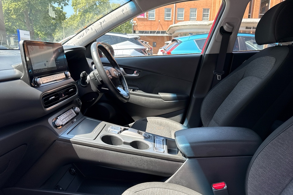 Hyundai Kona Premium YD22GWF Red #6
