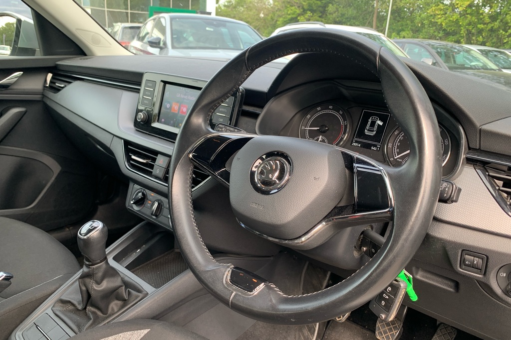 Skoda Kamiq 1.0 Tsi 95 S Silver #6