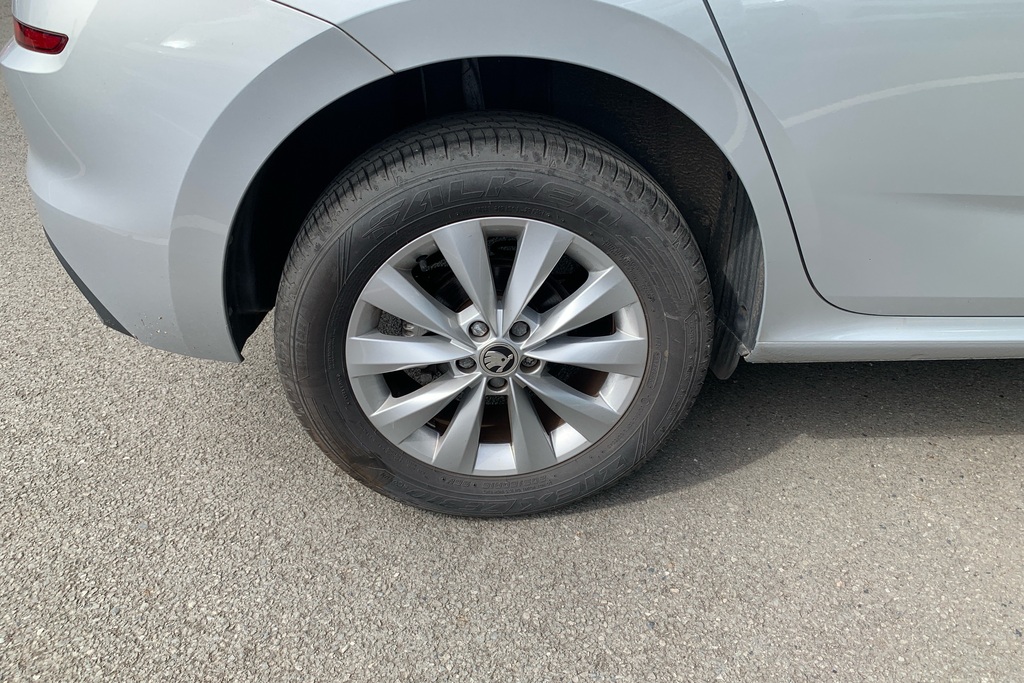 Skoda Kamiq 1.0 Tsi 95 S Silver #5