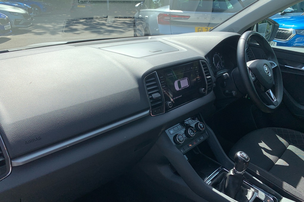 Skoda Karoq 1.5 Tsi Se Technology White #2