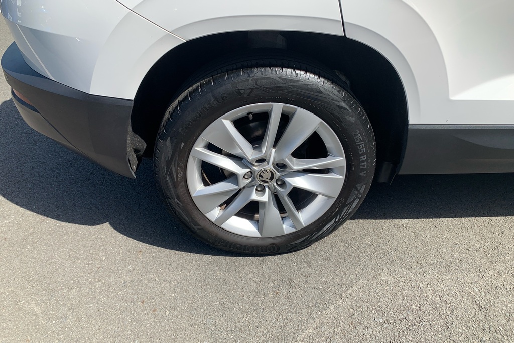 Skoda Karoq 1.5 Tsi Se Technology White #5
