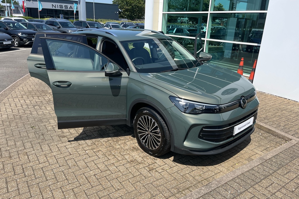 Volkswagen Tiguan Elegance Silver #46