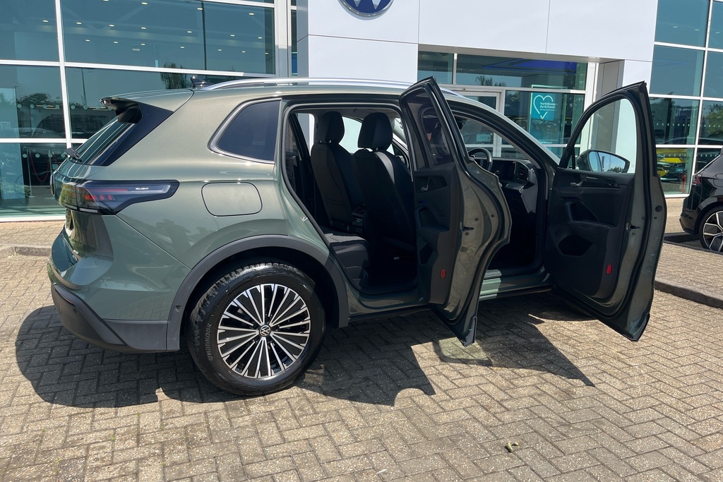Volkswagen Tiguan Elegance Silver #47
