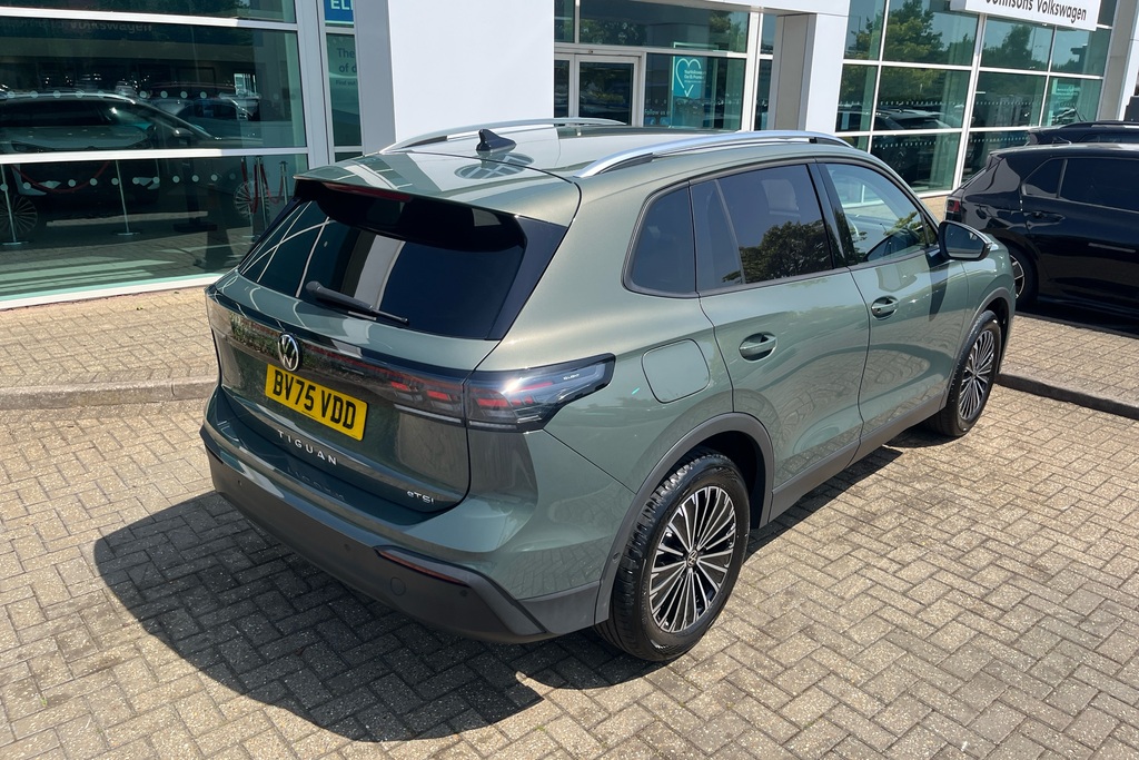 Volkswagen Tiguan Elegance Silver #23