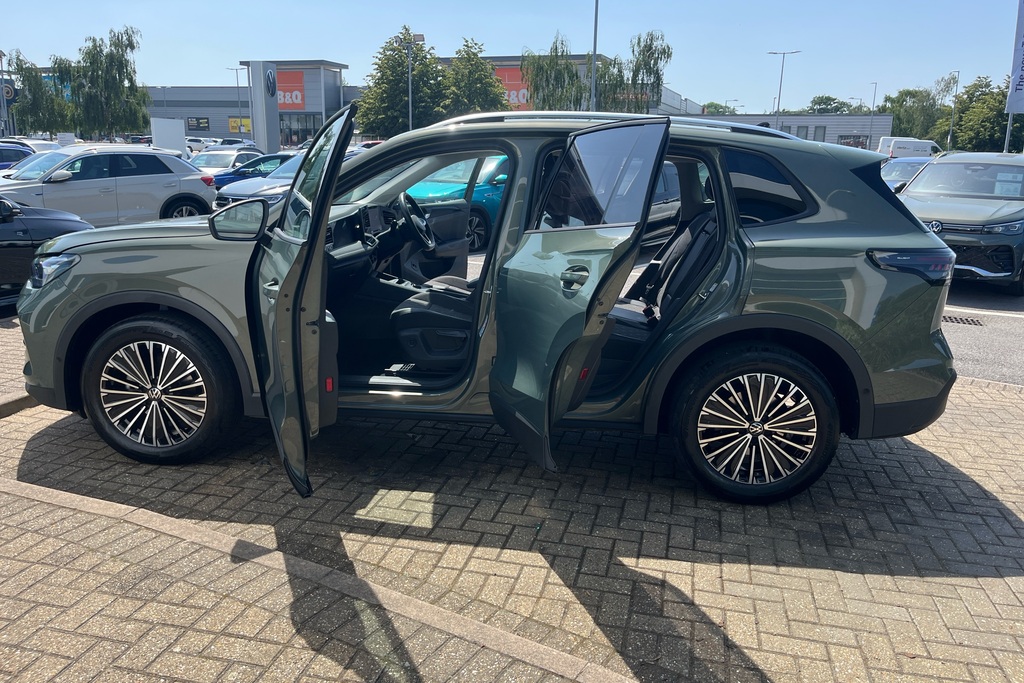 Volkswagen Tiguan Elegance Silver #52
