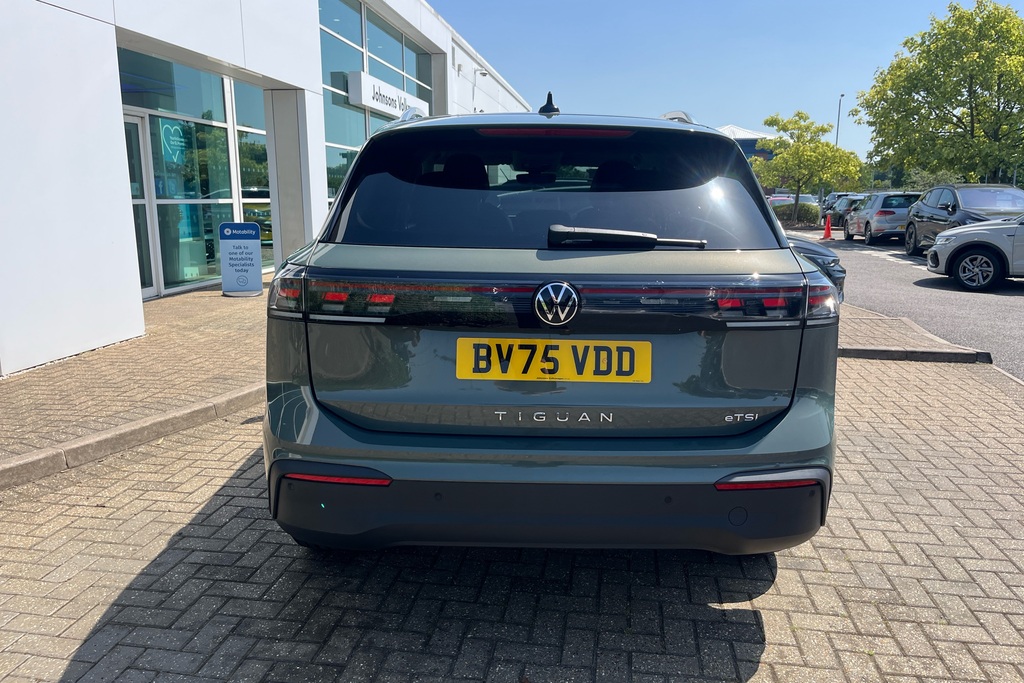 Volkswagen Tiguan Elegance Silver #24