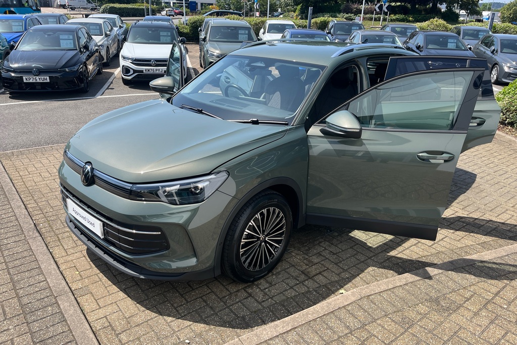 Volkswagen Tiguan Elegance Silver #45