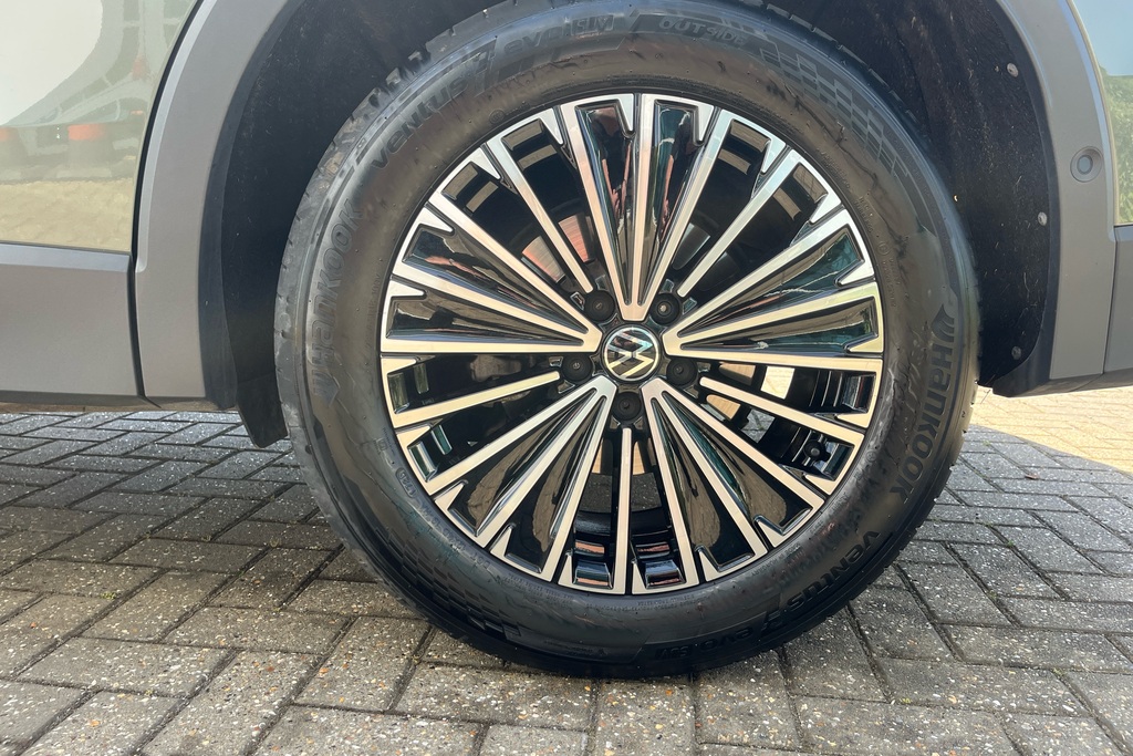 Volkswagen Tiguan Elegance Silver #28