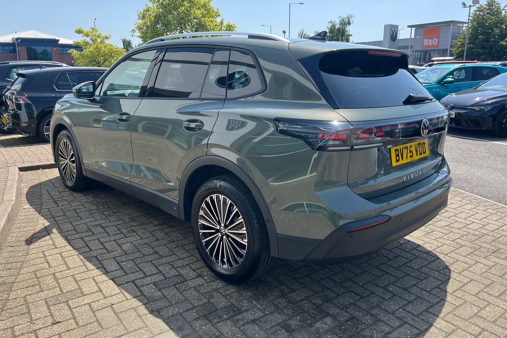 Volkswagen Tiguan Elegance Silver #26