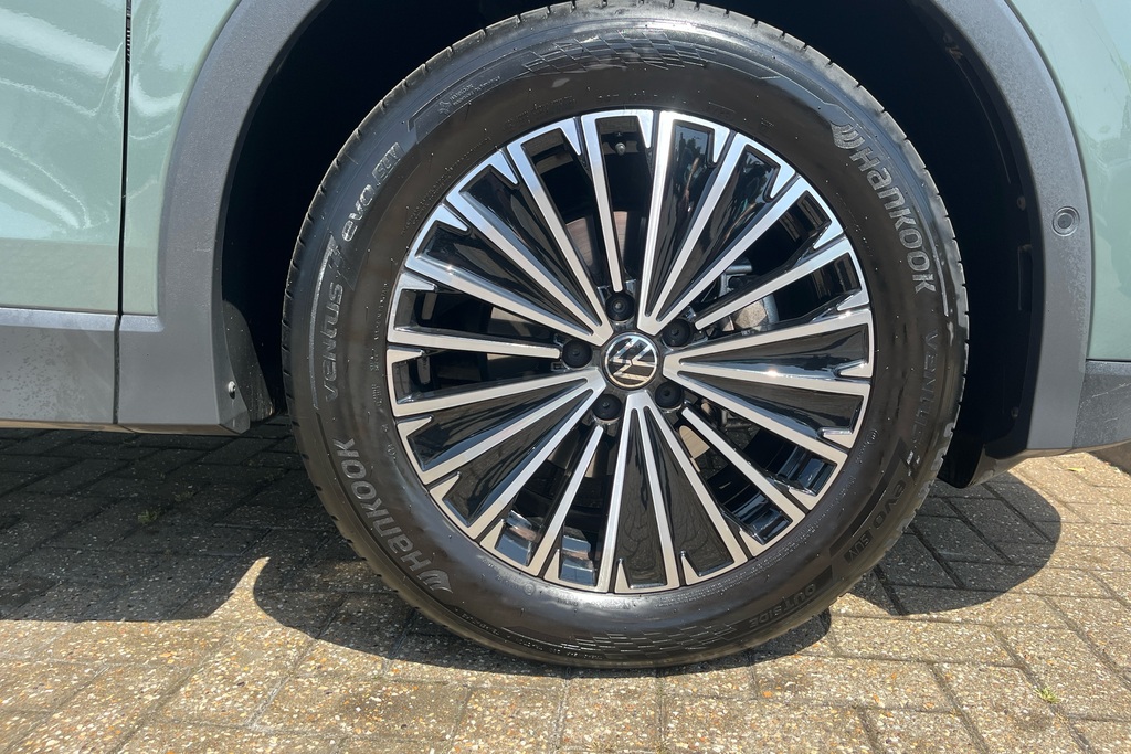 Volkswagen Tiguan Elegance Silver #30