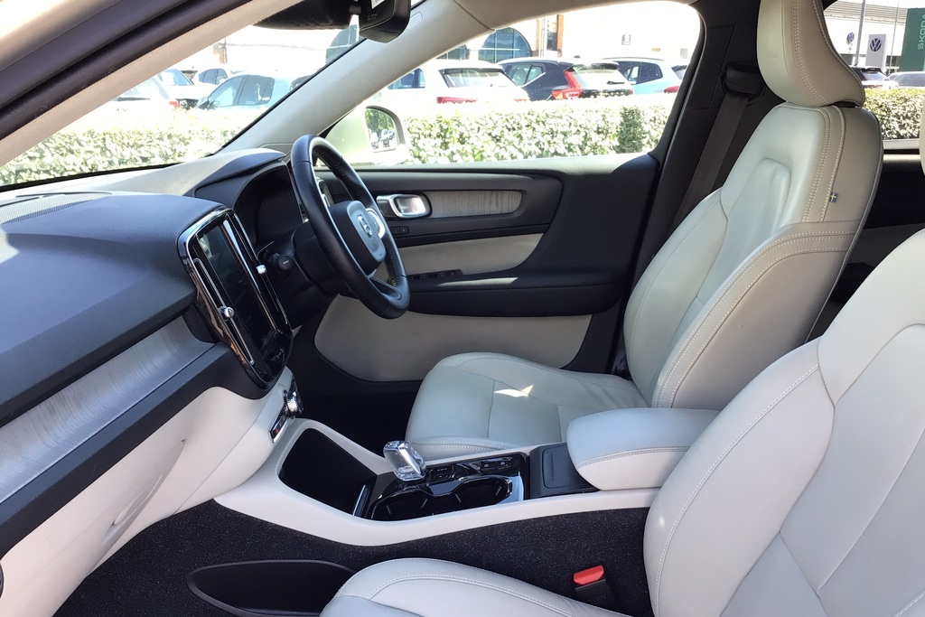 Volvo XC40 2.0 T4 Inscription Awd Geartronic Gold #6