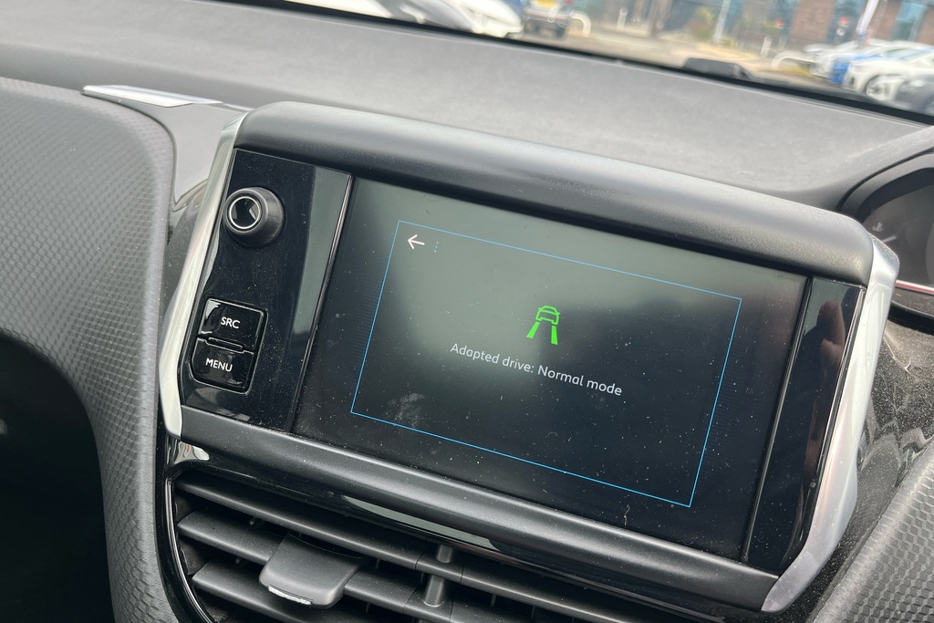 Peugeot 2008 1.2 Puretech Allure Premium Grey #32