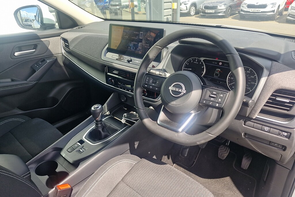 Nissan Qashqai 1.3 Dig-t Mh Acenta Premium White #6