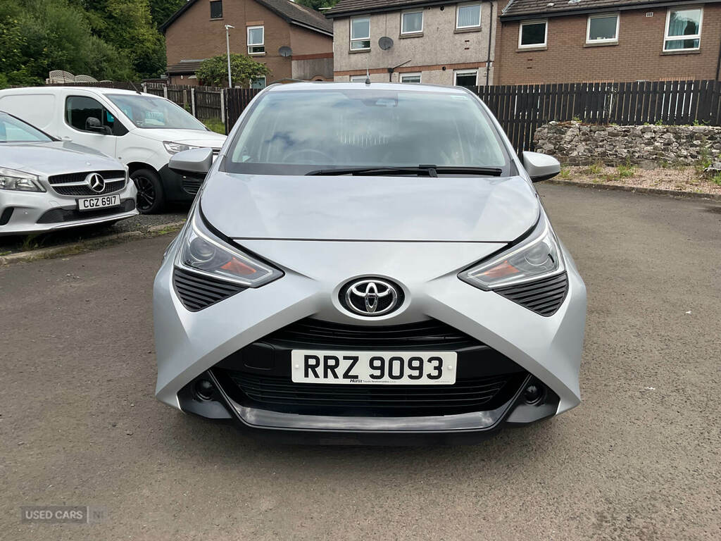 Toyota Aygo 1.0 Vvt-i X-play Tss Silver #2