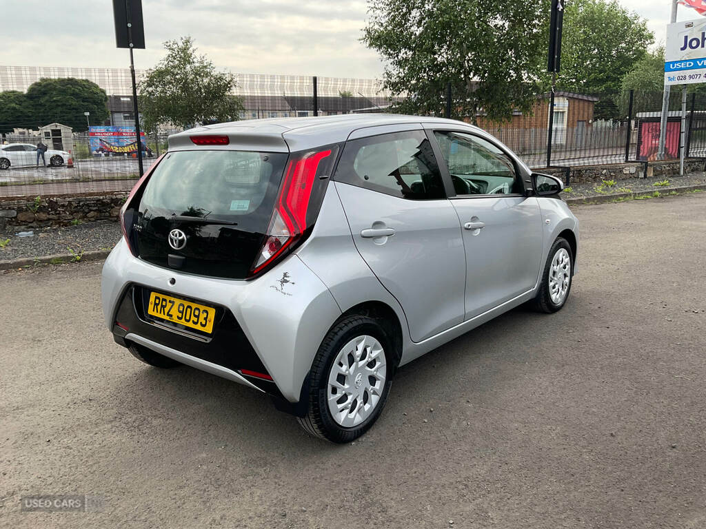 Toyota Aygo 1.0 Vvt-i X-play Tss Silver #6