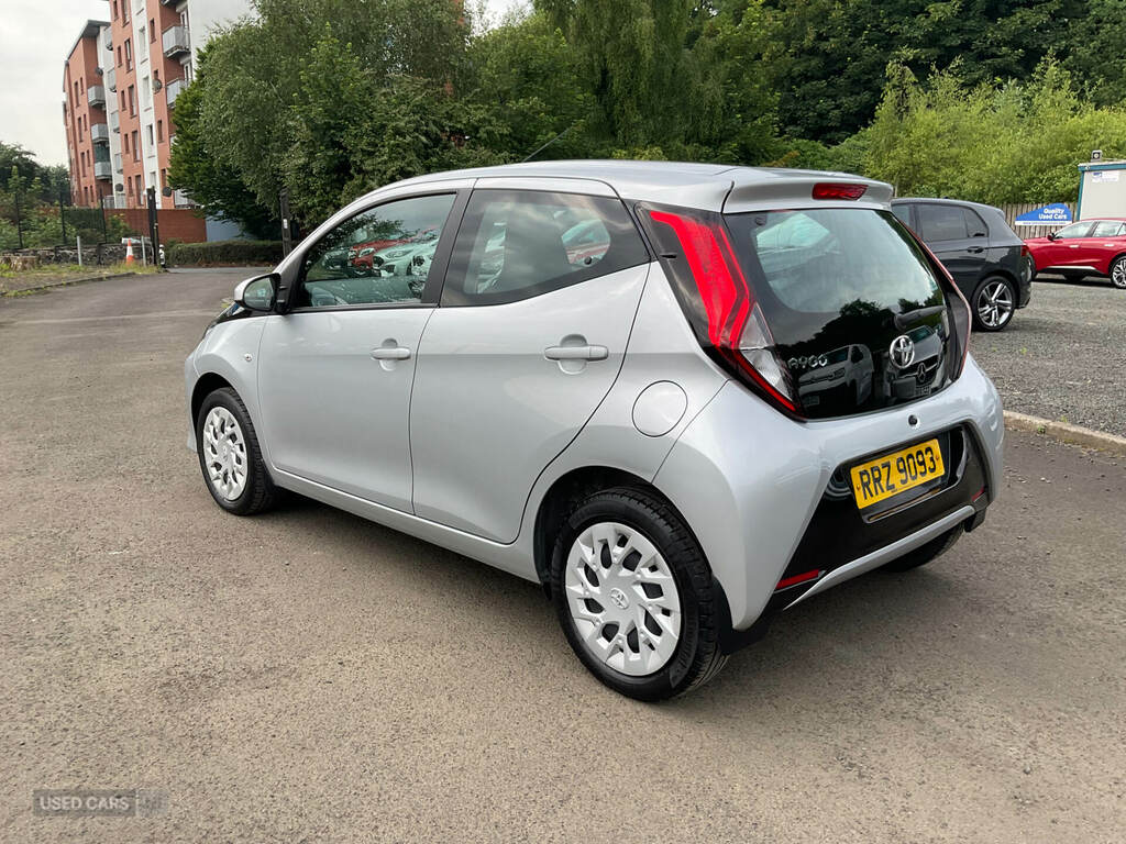 Toyota Aygo 1.0 Vvt-i X-play Tss Silver #4
