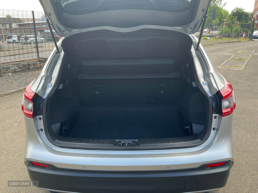 Nissan Qashqai 1.2 Dig-t N-connecta Silver #5