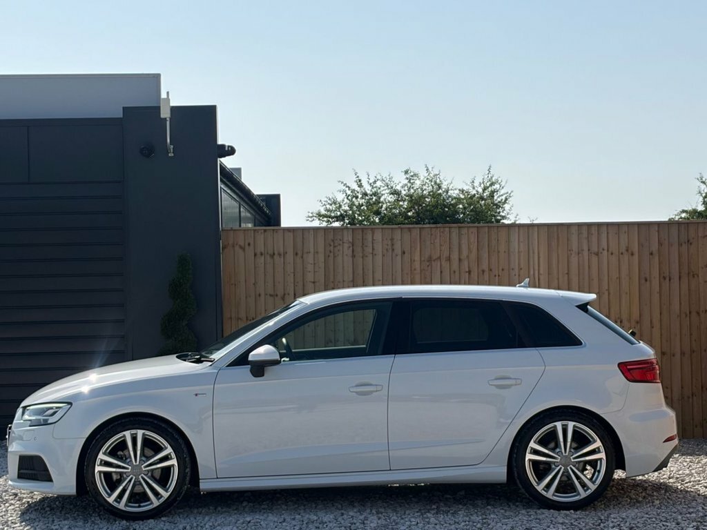 Audi A3 1L S Line White #4