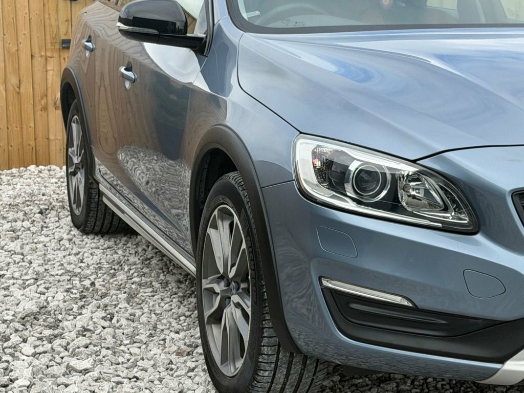 Volvo V60 Cross Country 2L Lux Nav Blue #6