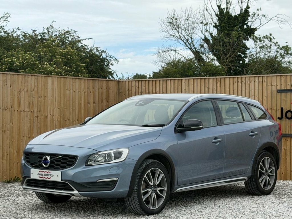 Volvo V60 Cross Country 2L Lux Nav Blue #3