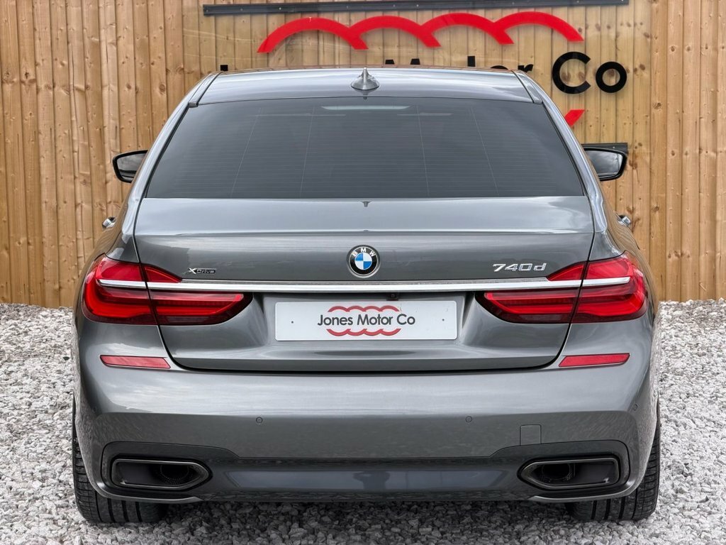 BMW 7 Series 3L M Sport Grey #3