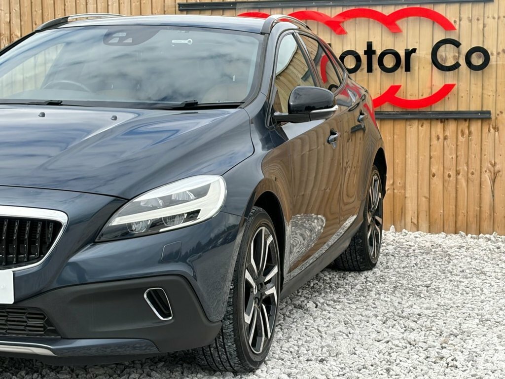Volvo V40 Cross Country 2L Pro Blue #5